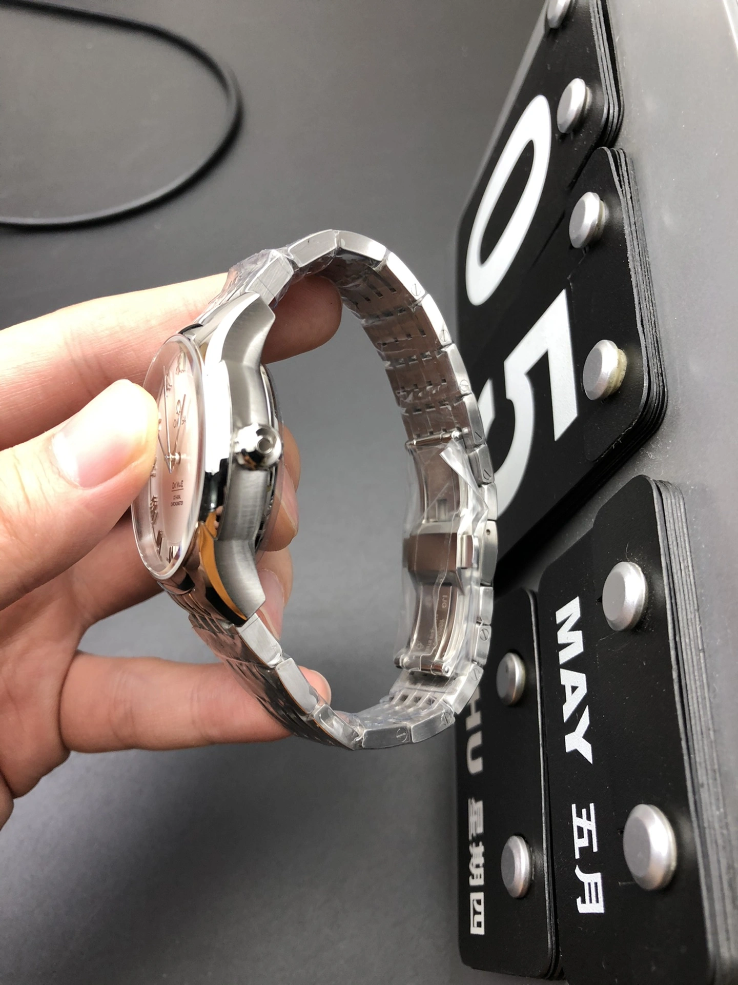Durable CBD Factory Omega De Ville Hour Vision 41mm Silver Dial Roman Numerals(431.10.41.21.02.001) 1:1 Super Clone – DD8500 Movement 337